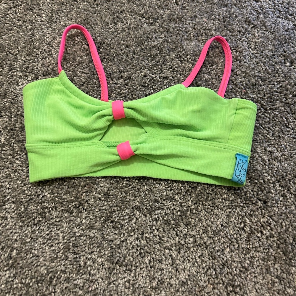Tiger Friday green and pink top Size Child Large